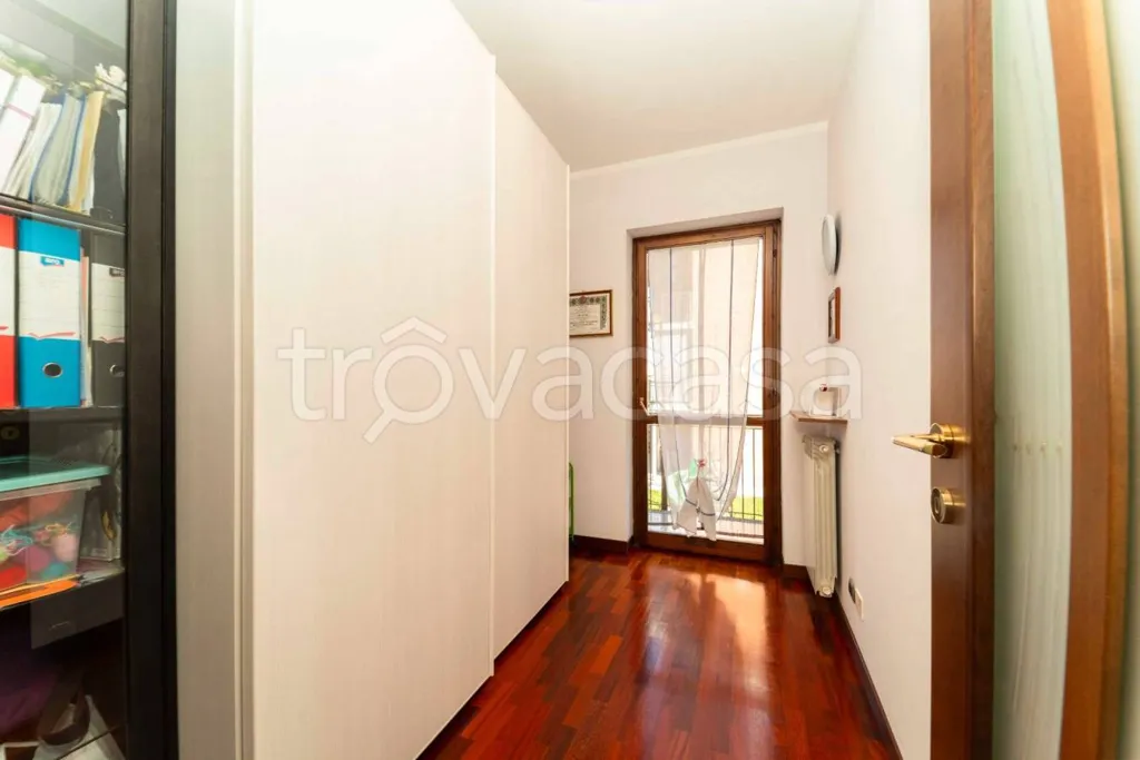 hallway_entrance