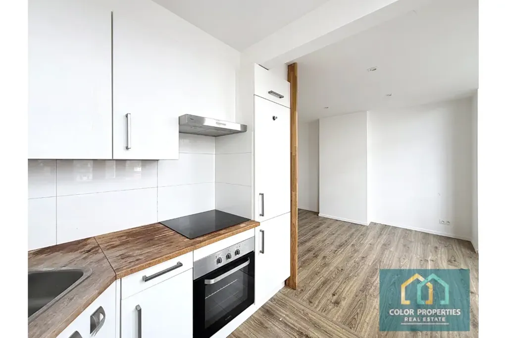 Cuisine - Appartement à Rénover avec Jardins Intérieurs à Ganshoren