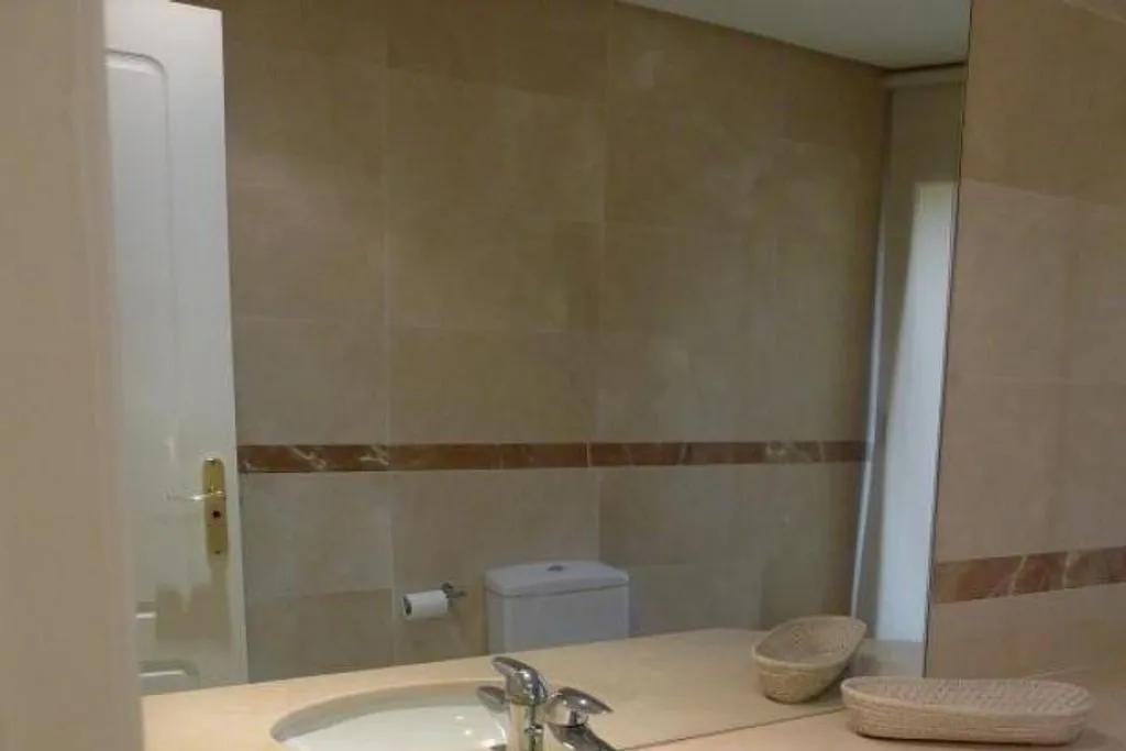 Salles de bain - Beachside Flat with Pool in Marbella