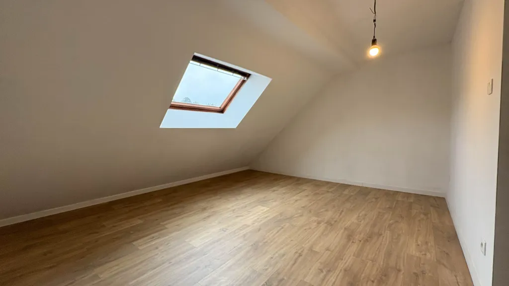 Pièces - Duplex Rénové avec Garage à Liège