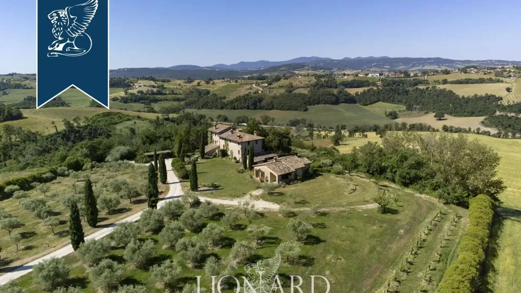 Õhuvaade - Rustic Farmhouse with Pool in Todi