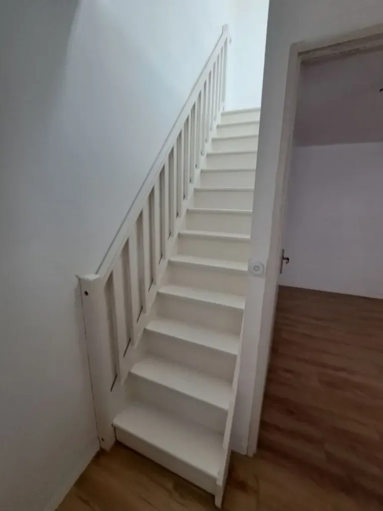 Pièces - Appartement Rénové avec Cour Privative à Harnes