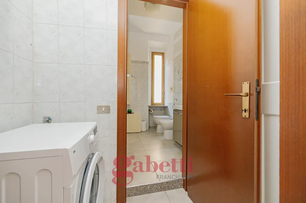Bagni - Appartamento con terrazzino in stabile d'epoca a Milano