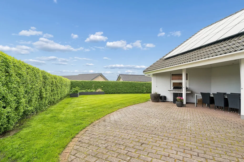 Terrazza - Fenced Villa with Garden in Kibæk