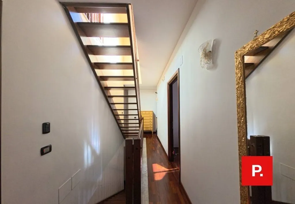 Pièces - Terraced Villa with Private Garden in Caserta