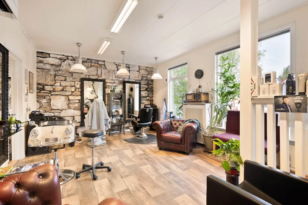 Elutuba - Mixed-Use Property with Business Units in Haslum