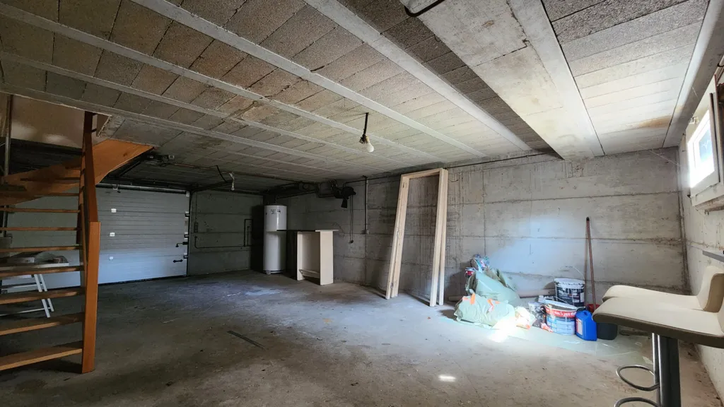 Garage - Maison avec Jardin et Terrasse à Ormesson-sur-Marne