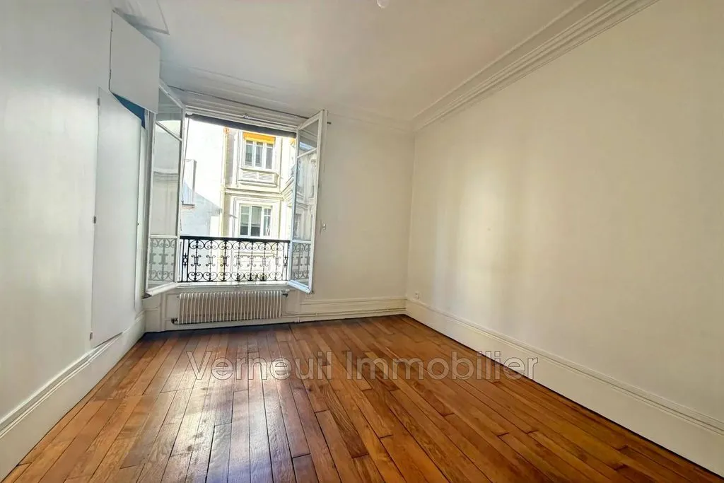Pièces - Appartement de Luxe avec Balcon Courtyard à Invalides