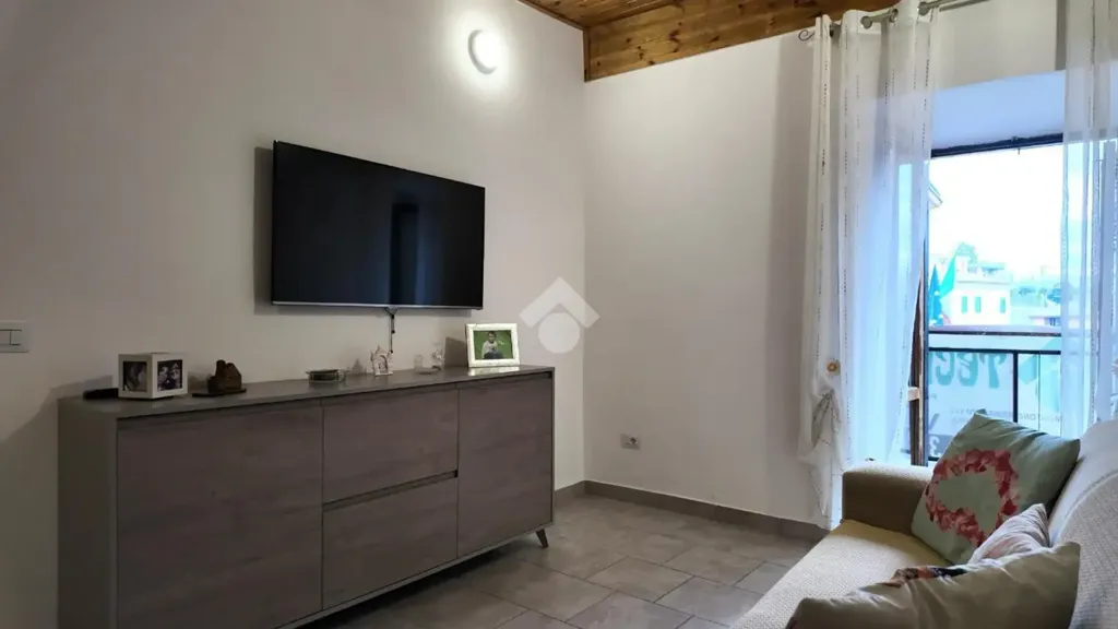 Elutuba - Rustic Trilocale with Balcony in Labico