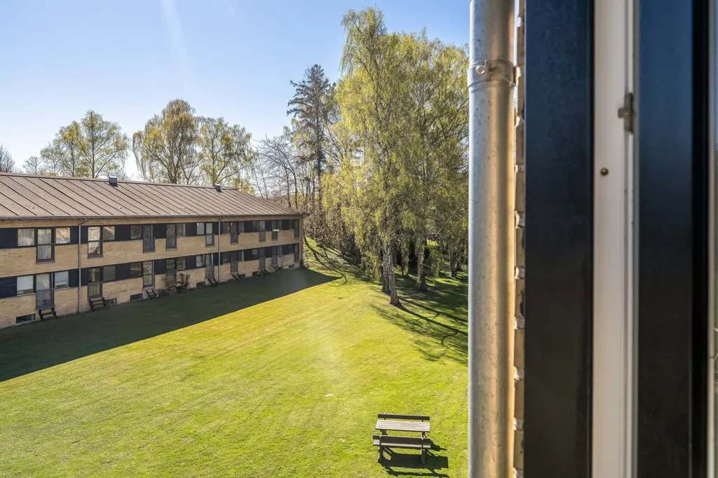 Aed - Condo with French Balcony in Hillerød
