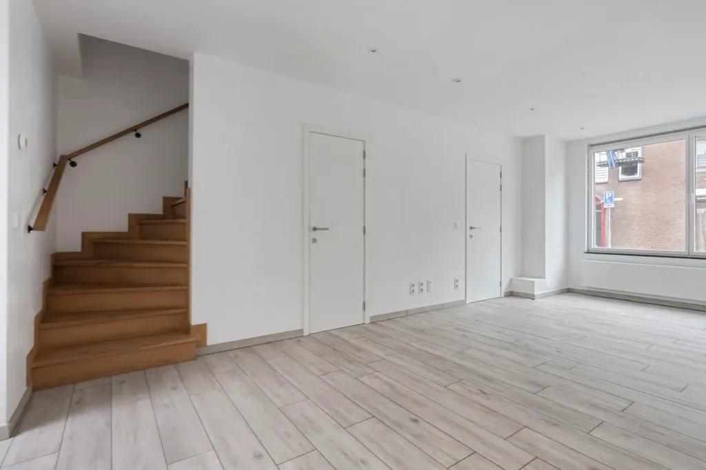 Elutuba - Renovated Semi-detached House in Sas van Gent