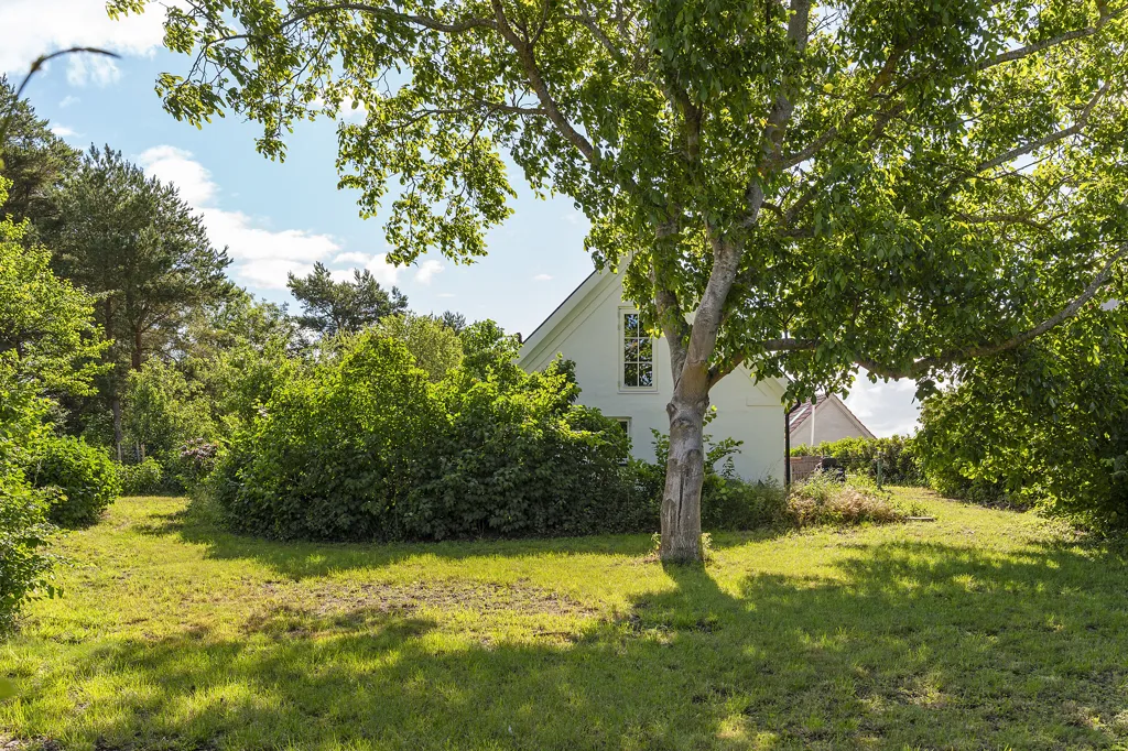 Jardin - Renovated Villa with Garden in Auderød