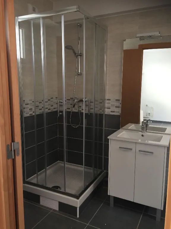 Vannitoad - Modern Studio with Private Garden in Brie-Comte-Robert