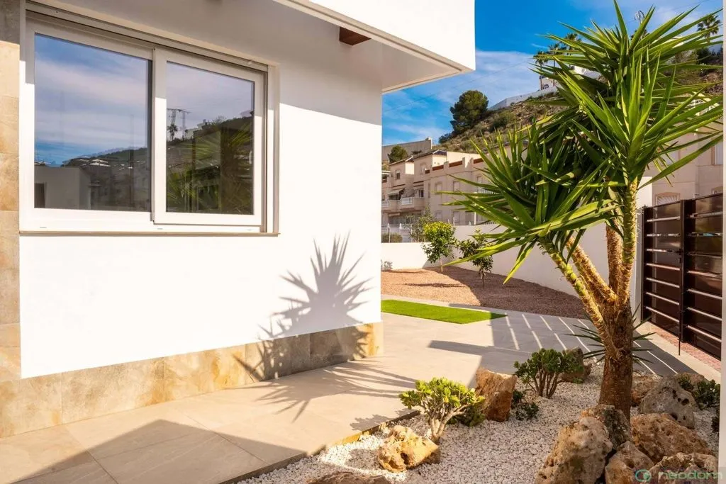 Terrace - Luxury Villa with Golf Views in Alicante
