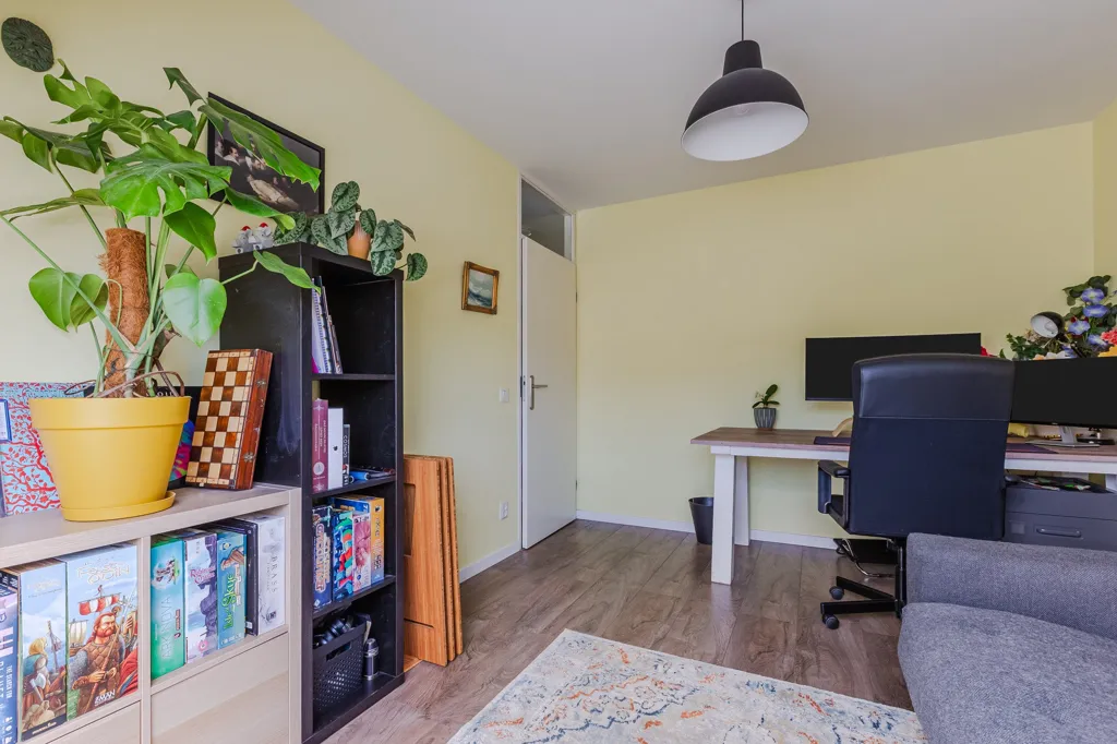 Kabinet - Family Home with Attic in Overbos, Hoofddorp