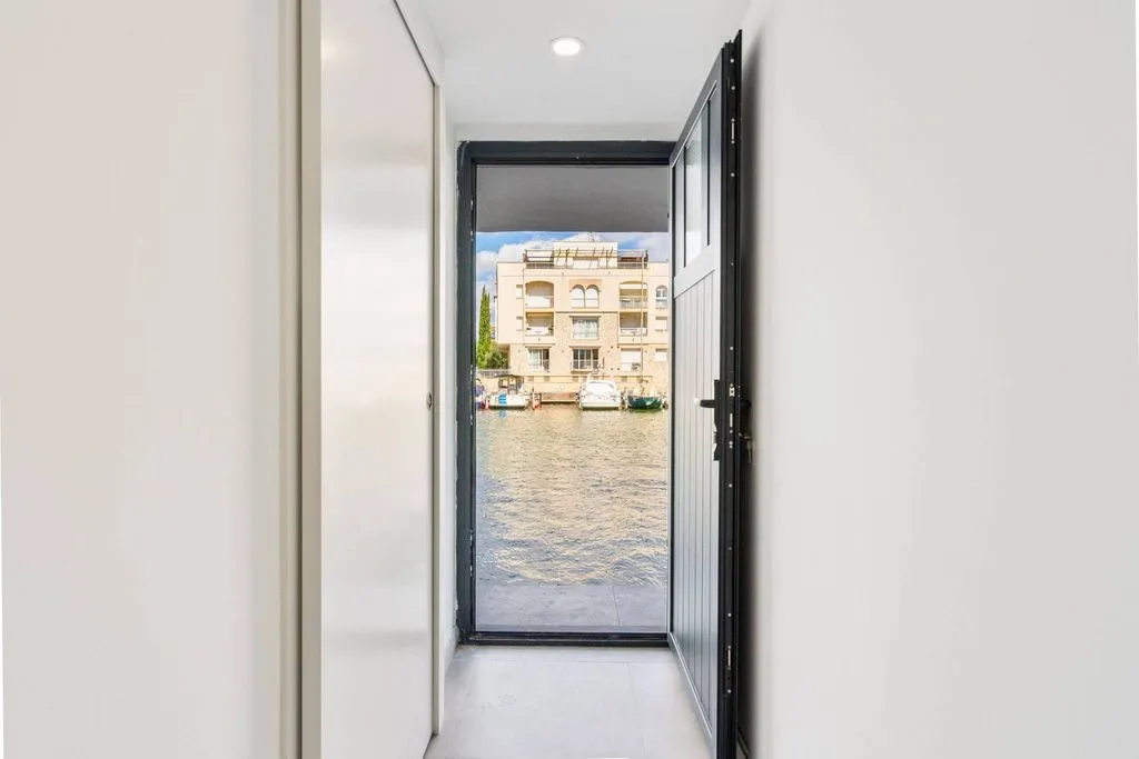 Hallway - Luxury Apartment with Marina Access in Empuriabrava