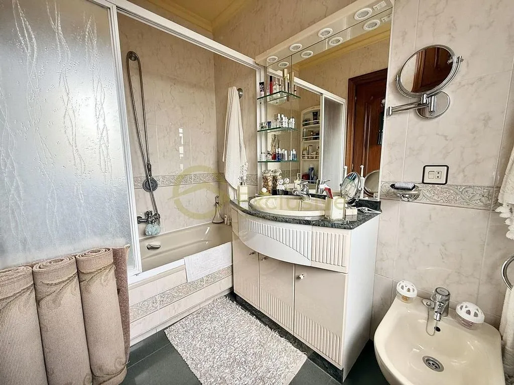 Salles de bain - Chalet with Pool and Terrace in Lugar Granda