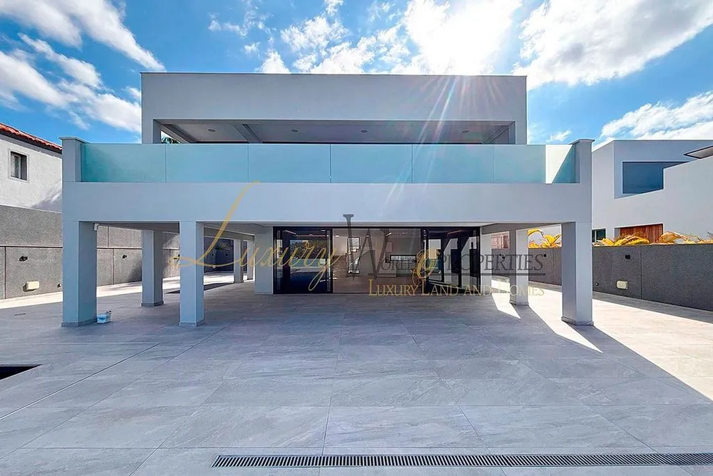 Terrass - Modern Villa with Private Pool in El Madroñal