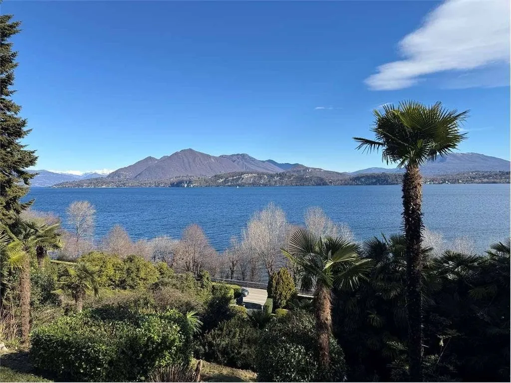 Luxury Villa with Lake View in Belgirate