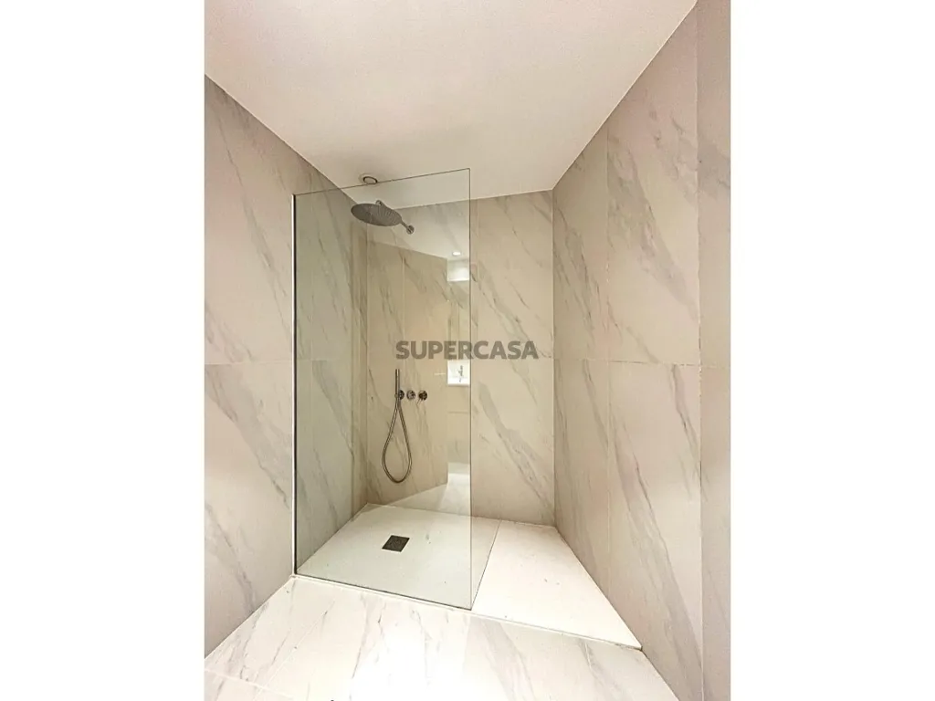 Vannitoad - Luxury Flat with Terrace in Aveiro