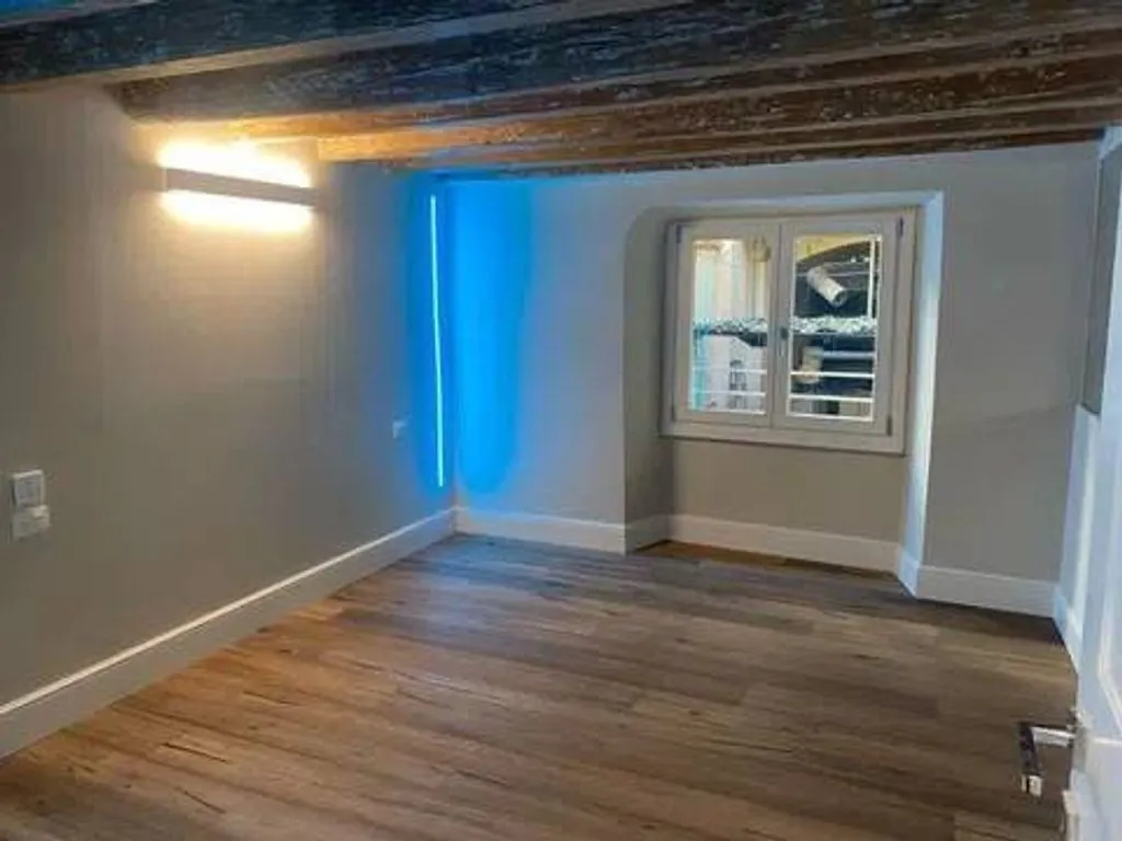 Rooms - Luxury 4-Bedroom Apartment in Florence