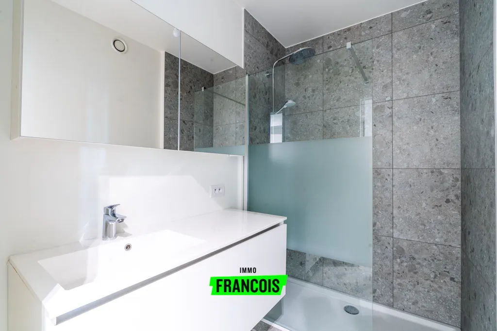 Salles de bain - Appartement avec Jardin et Terrasse à Jabbeke