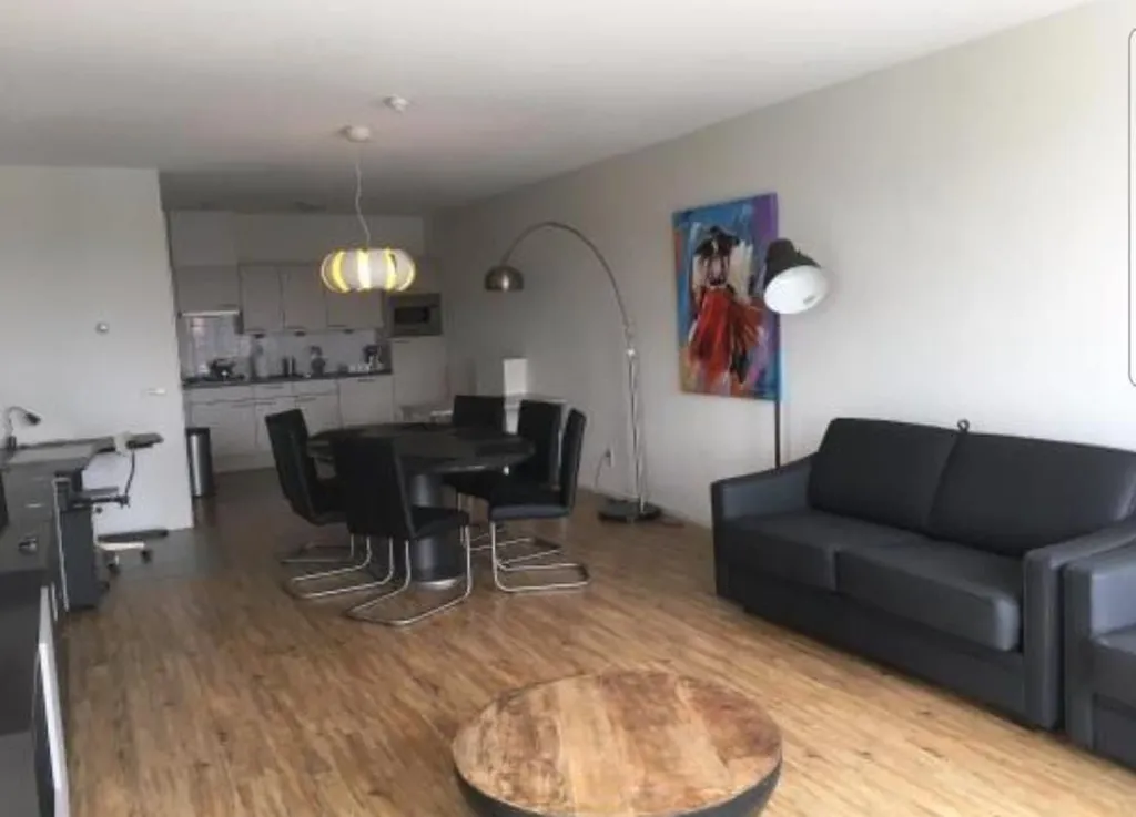 Soggiorno - Student-Friendly Apartment with Balcony in Amsterdam