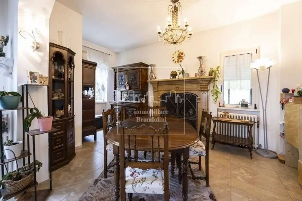 Sala da pranzo - Villa with Lake View in Gavirate