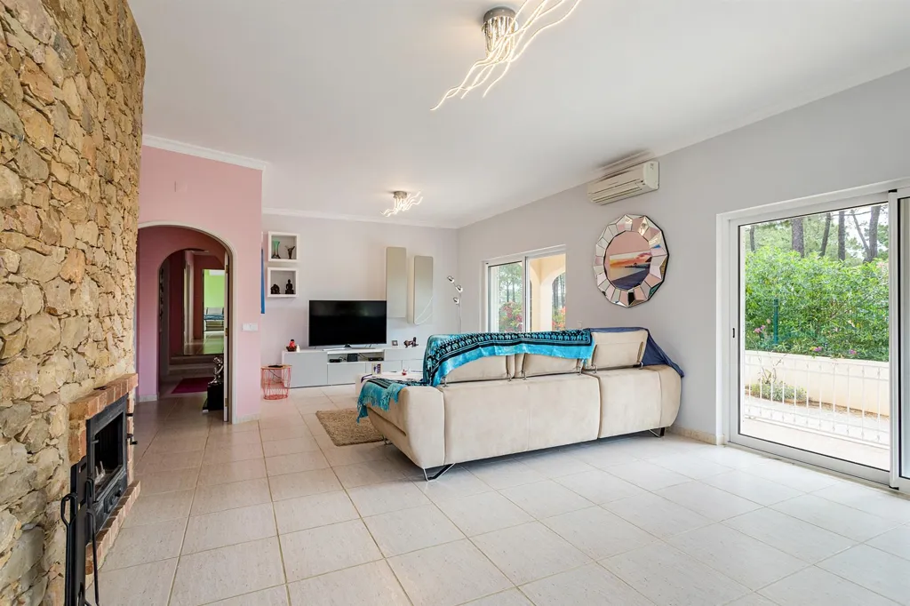 Living Room - Detached House with Pool in Loulé, Portugal
