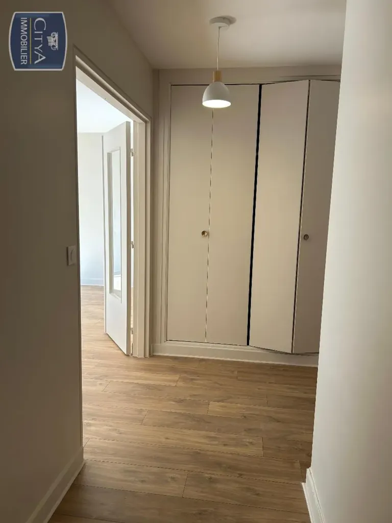 Entrée - Appartement 2 Pièces avec Balcon au 14ème Arrondissement