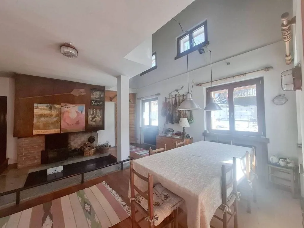 Salle à manger - Luxury Villa with Mountain View in Massimeno