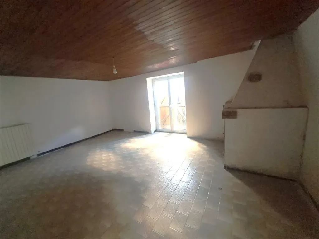 Toad - Renovated House with Large Plot in Rural Setting