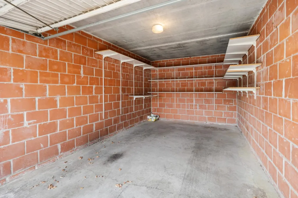 Garage - Appartement avec Garagebox au Cœur d'Olsene