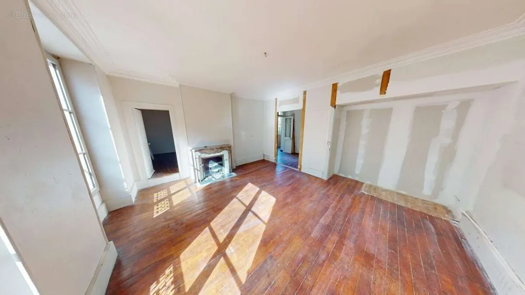 Pièces - Appartement T2 avec Parking à Orléans
