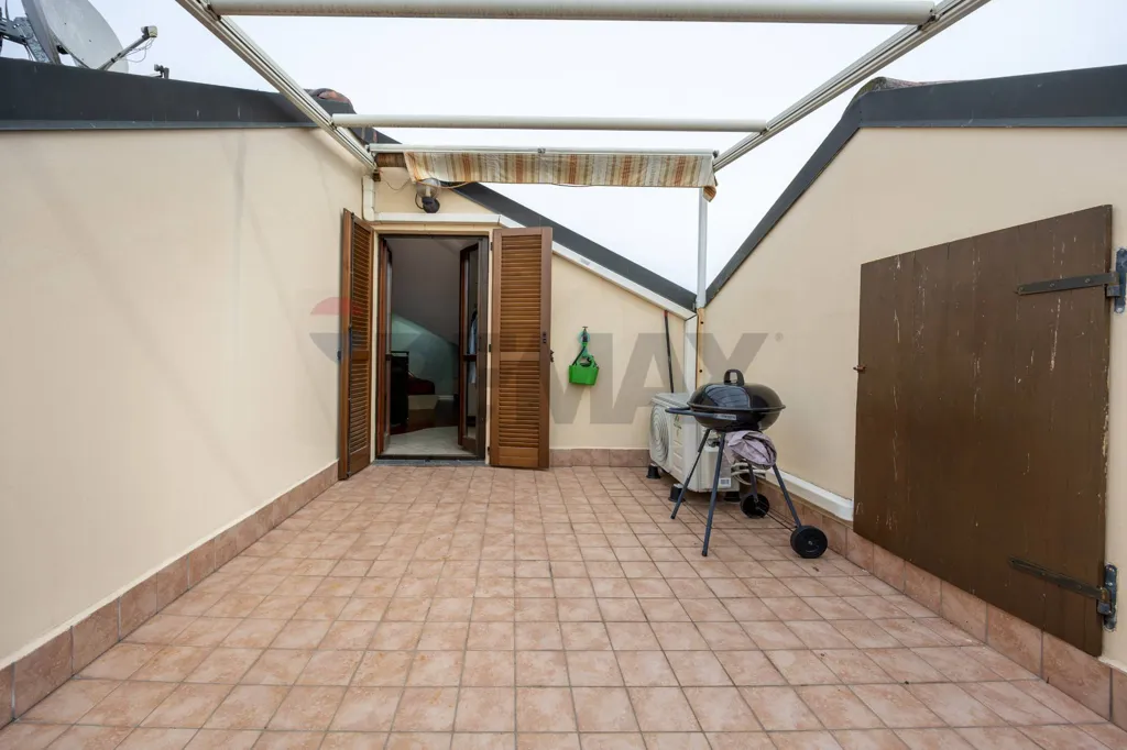 Terrass - Duplex Apartment with Terrace in Zelo Buon Persico