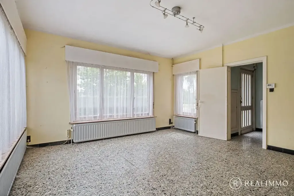 Toad - Renovatable House with Double Garage in Avelgem