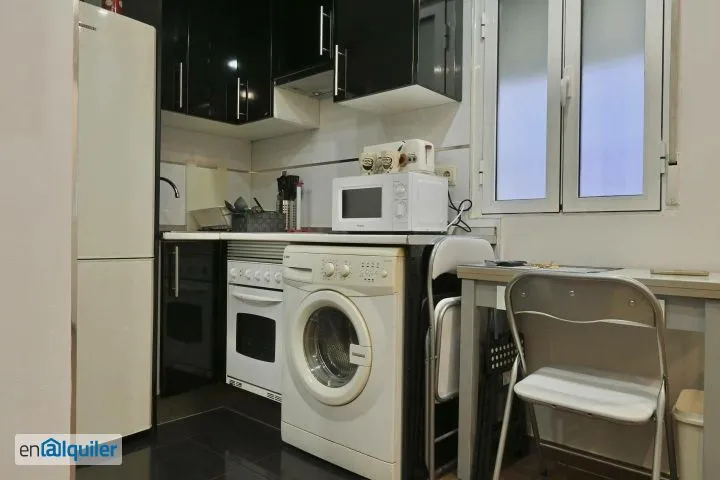 Cucina - Modern Studio with Central Location