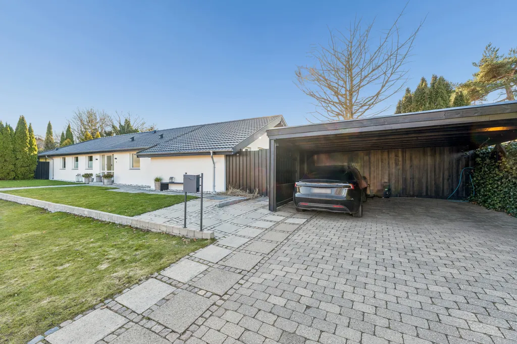 Extérieur - Renovated Villa with Carport in Vedbæk