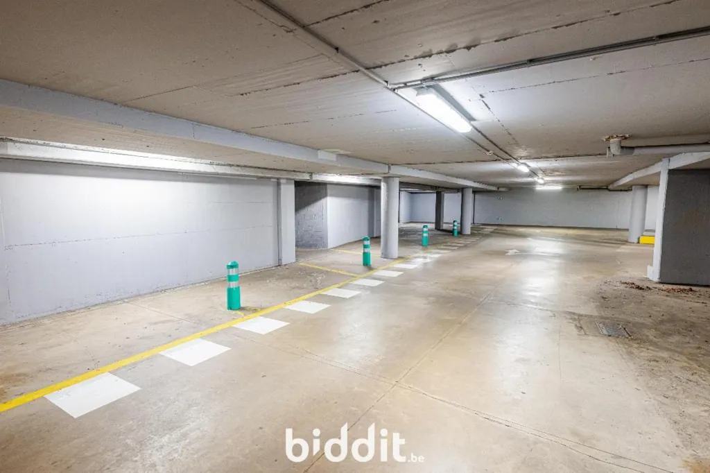 Garage - Emplacements de Parking dans Immeuble Résid. Leopold Views