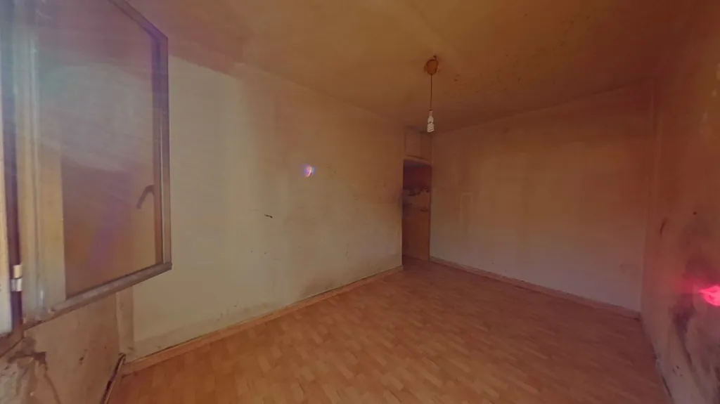 Pièces - Flat with Metro Access in Cornellà de Llobregat