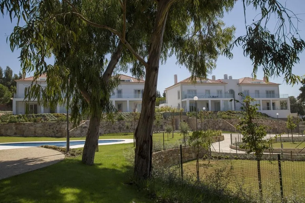 Aed - Luxury Duplex Flat with Pool in Estoril