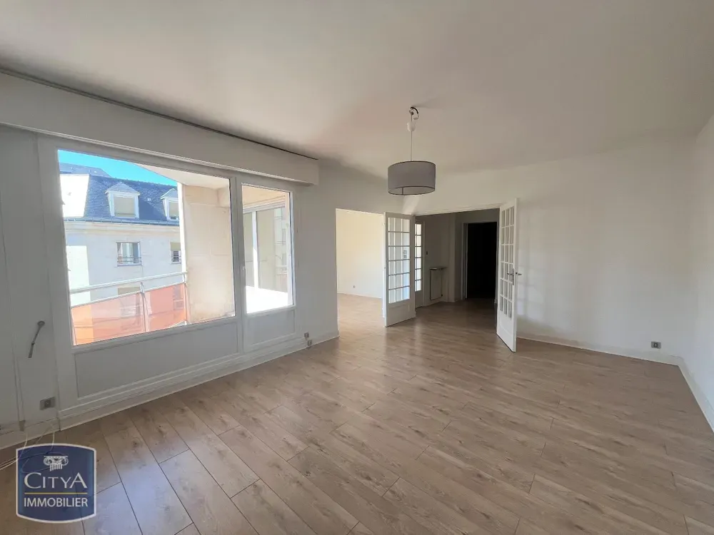 Pièces - Appartement 5 Pièces avec Balcons au Centre de Limoges