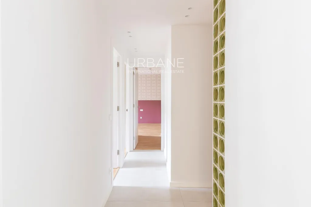 Esik - Designer Flat with Terrace in Sant Antoni, Barcelona