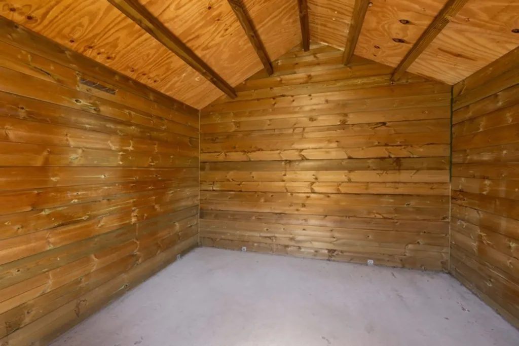 Pièces - Bungalow à rénover avec jardin à Wakken