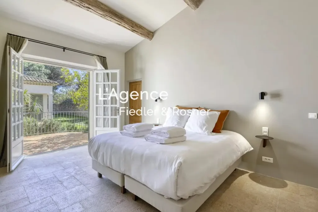 Chambres - Villa Rénovée avec Piscine Chauffée à Ramatuelle