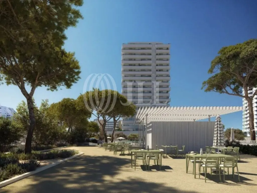 New 1-Bed Flat with Pool in Portimão
