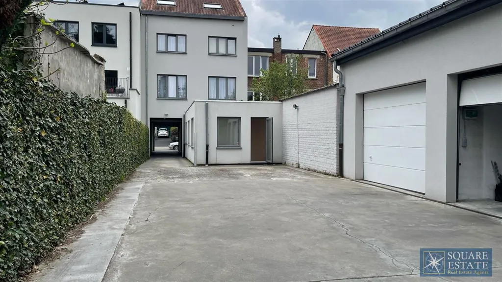Välivaade - Commercial Office with Parking in Strombeek-Bever