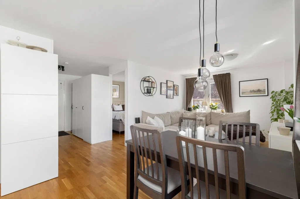 Söögituba - Apartment with Balcony in Rönninge