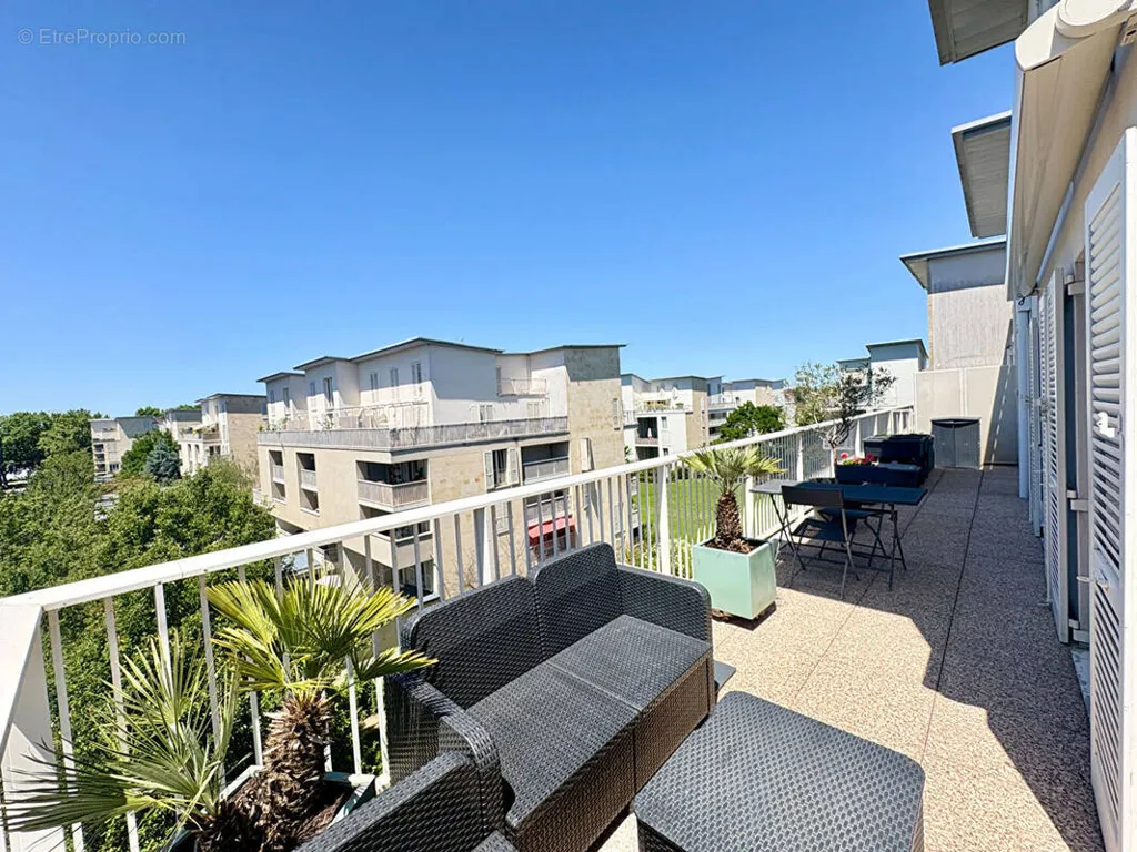 Balcony - Duplex with Terraces in Bordeaux Bastide