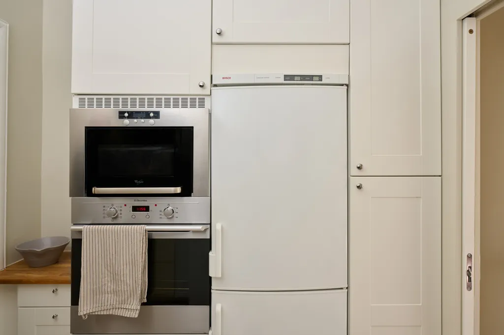 Cuisine - Turn-of-the-Century Flat with Garden View in Södermalm